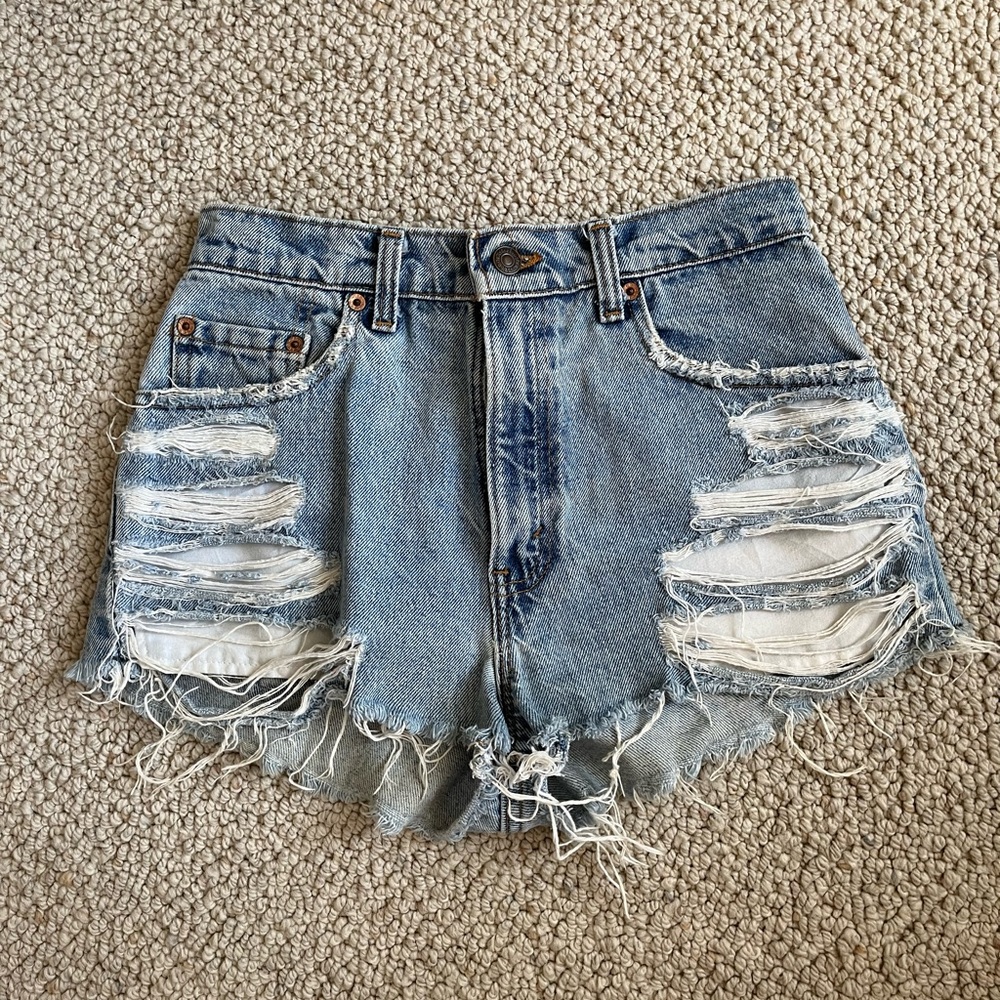 Vintage Levi’s Shorts size 25-26 waist